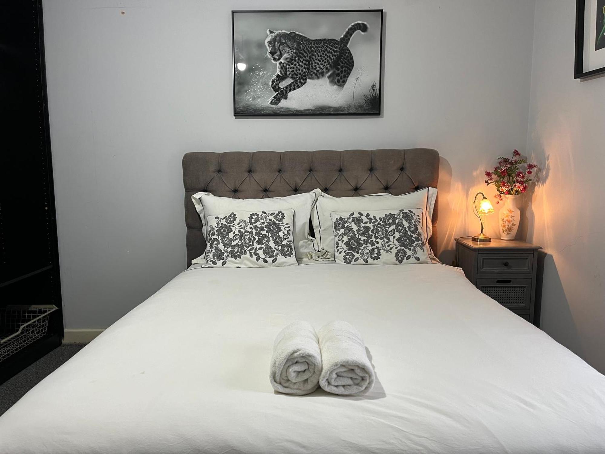 London Luxury Holiday Home B Экстерьер фото