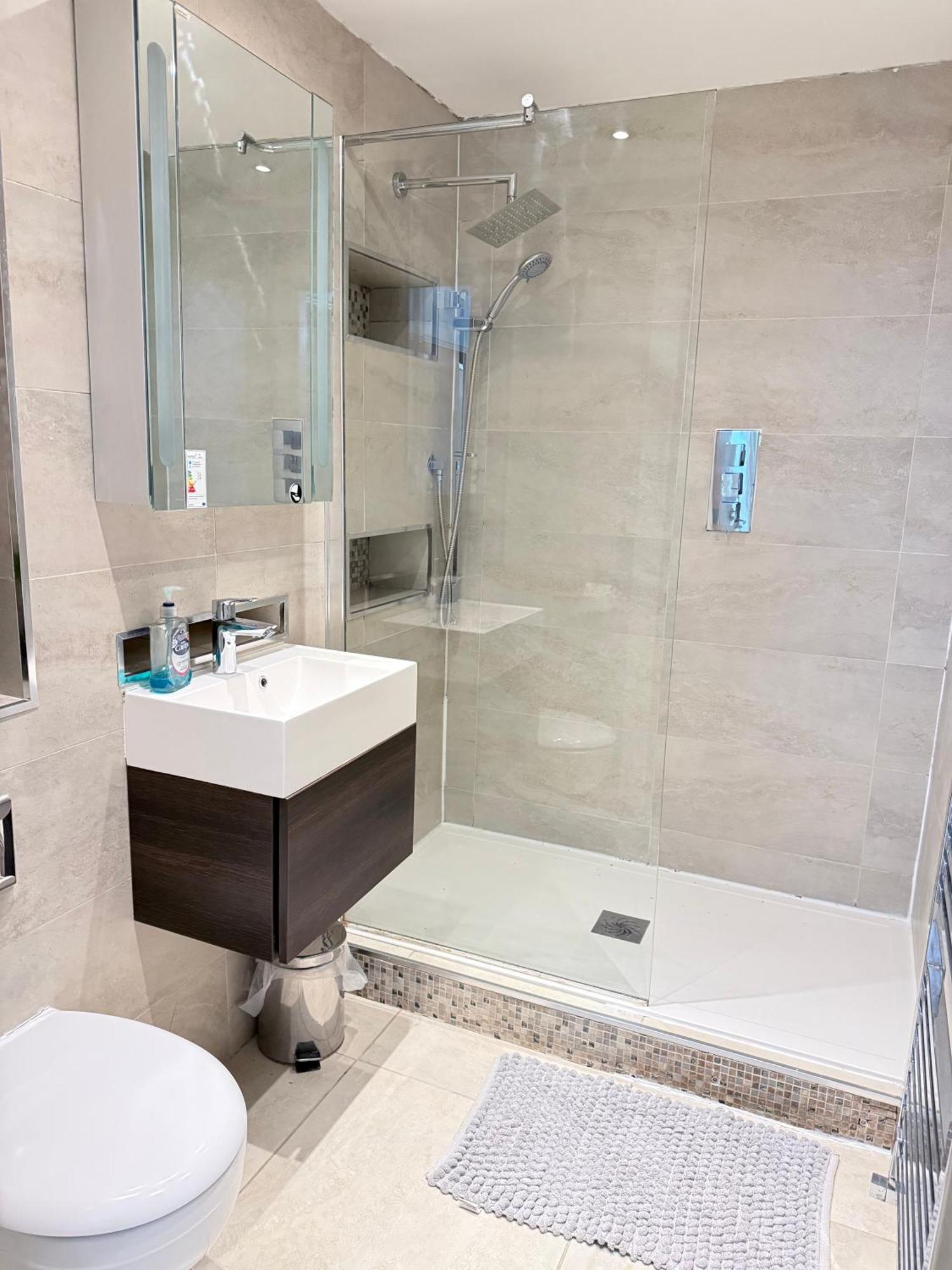 London Luxury Holiday Home B Экстерьер фото